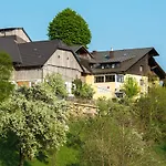Schneiderweg Farm stay *